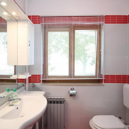 Lovely In With Kitchen Žminj